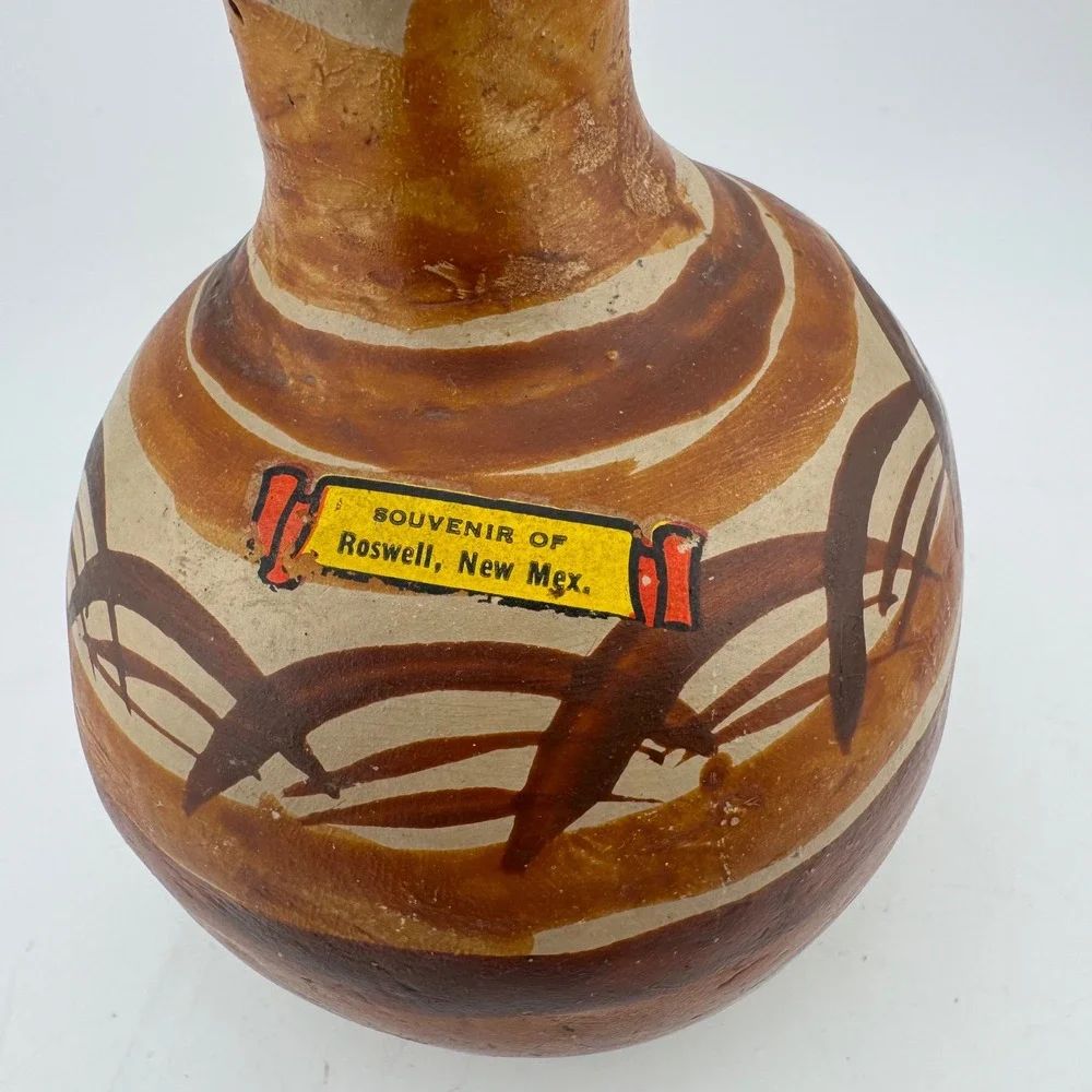 Mexican Pottery Bud Vase Small Brown Tan Roswell NM Souvenir Folk Art